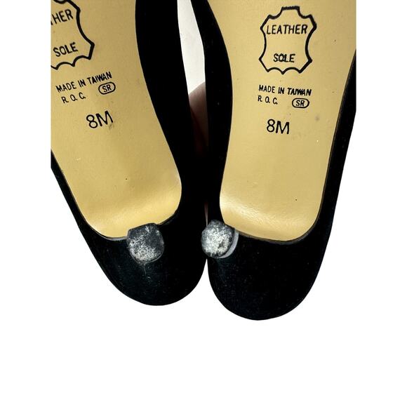 The Touch of Nina 90's Vintage Velvet Pumps with Beaded Toes High Heel - Picture 6 of 8